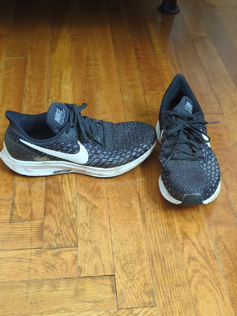 Nike Pegasus Zoom 35 Black and White Unisex Athletic Running Shoes